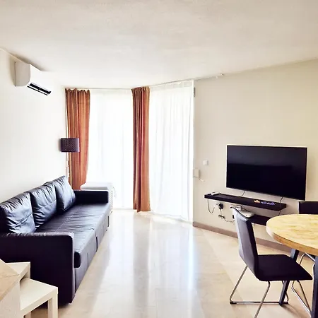 Chill Manzanera House Calp